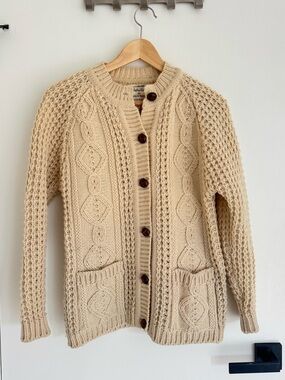 Vintage 100% wool Aran cardigan sweater